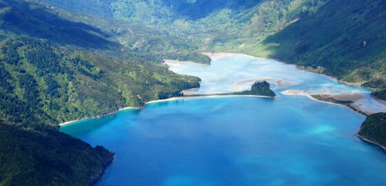 OS CroisillesHarbour WhangaraeBay AirplaneImage 01 Bright