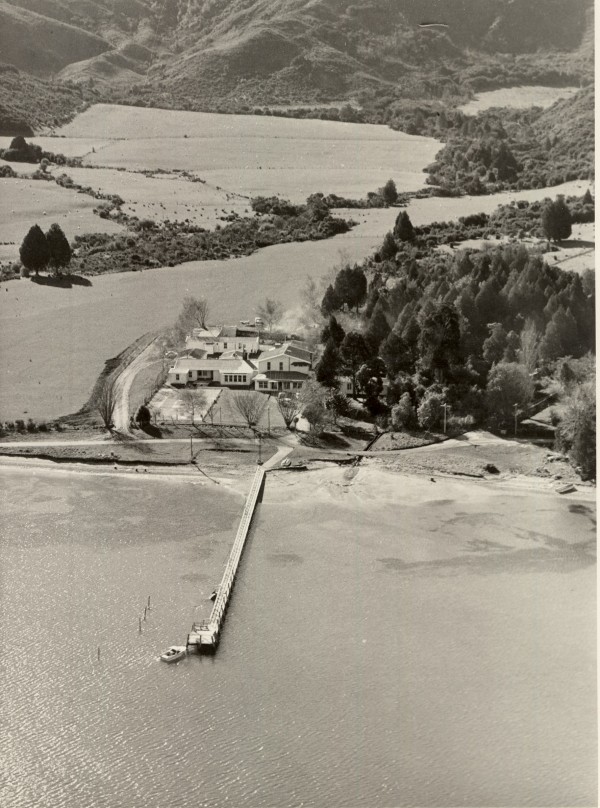 Aerial image of Anakiwa Homestead Guesthouse and jetty. 
